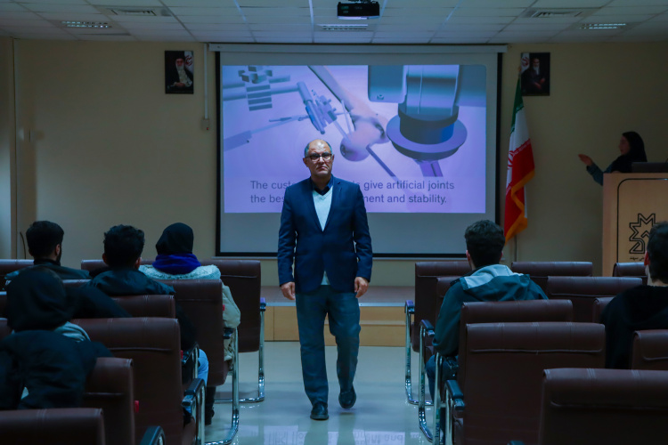 انتخاب عضو هیات علمی دانشکده به عنوان سرآمد آموزشی دانشکده مهندسی پزشکی