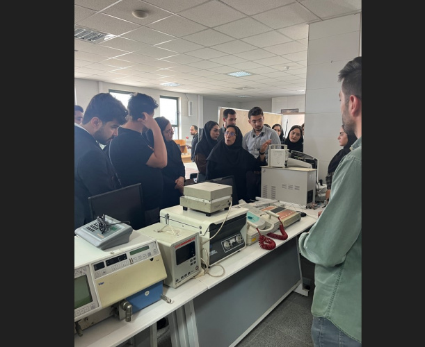 بازدید جوانان نمونه استان از مرکز تحقیقات مهندسی پزشکی