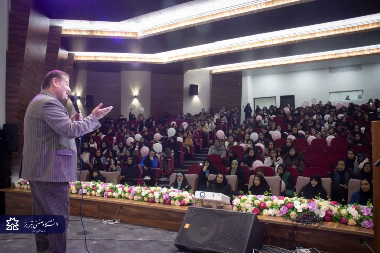 مراسم جشن ولادت حضرت فاطمه زهرا سلام الله علیها چهار شنبه ۱۹ آذر ماه ۱۴۰۴